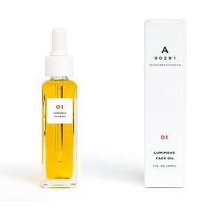 A 90291 10 Degrees Cooler 01 Luminous Face Oil